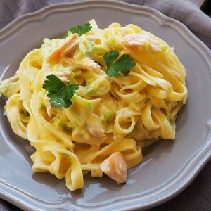 TAGLIATELE CU SOMON SI DOVLECEL 400GR